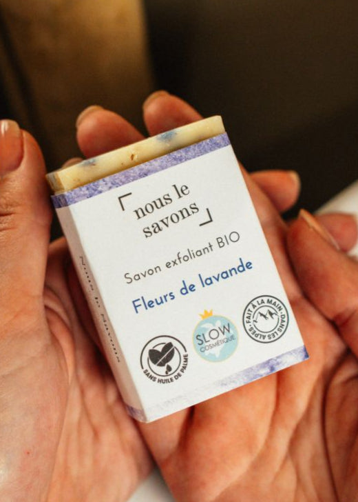 Savons exfoliants Bio à la lavande Fait en France : gommage et parfum pour une douche bien-être