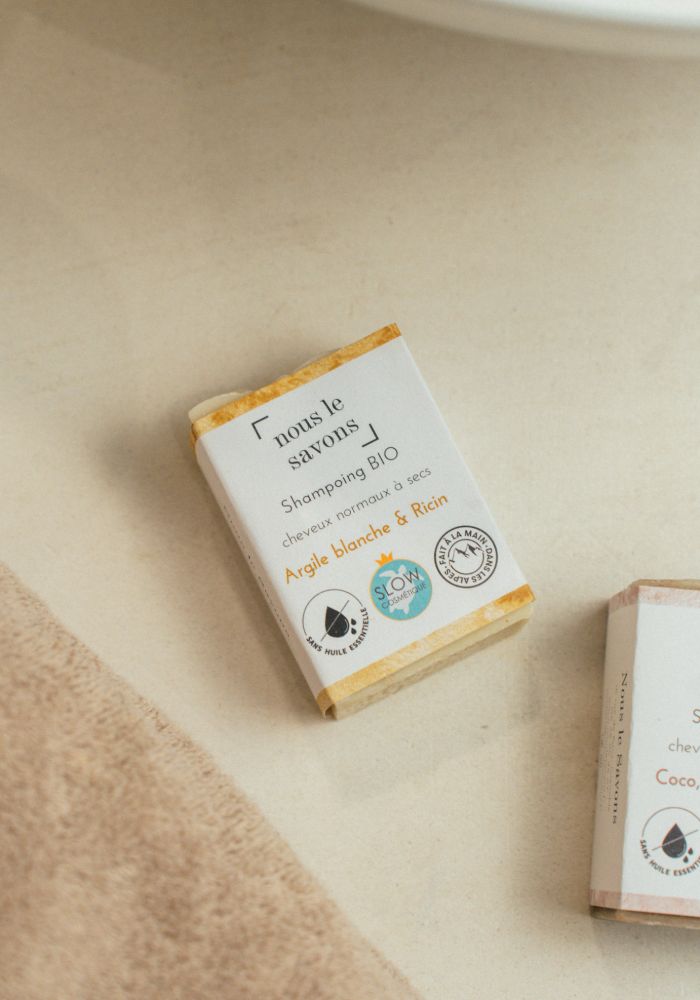 Shampoing solide Bio 100% naturel une solution naturelle et pratique pour prendre soin de vos cheveux, réduire l'excès de sébum et équilibrer votre cuir chevelu