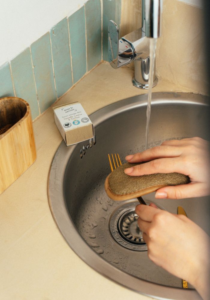 Savon ménager Bio triple action fabriqué en France : alternative écologique pour lessive, vaisselle et surface