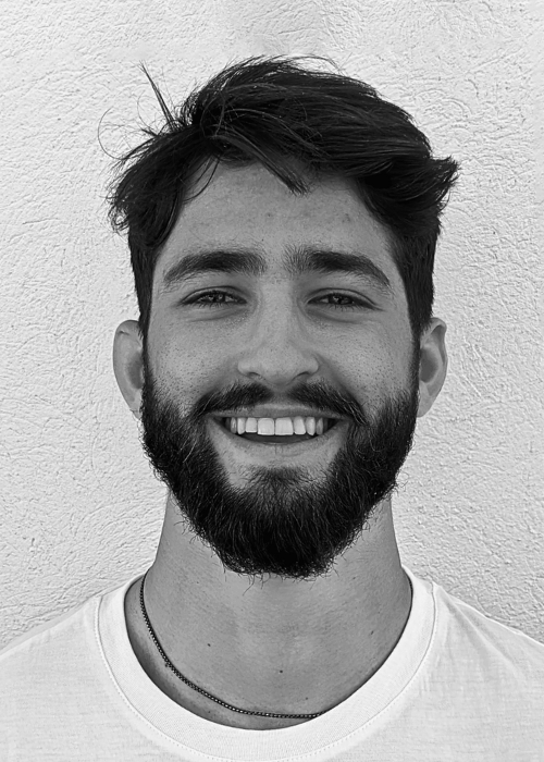 Théo, responsable fabrication de cosmétiques bio écologiques faits en France