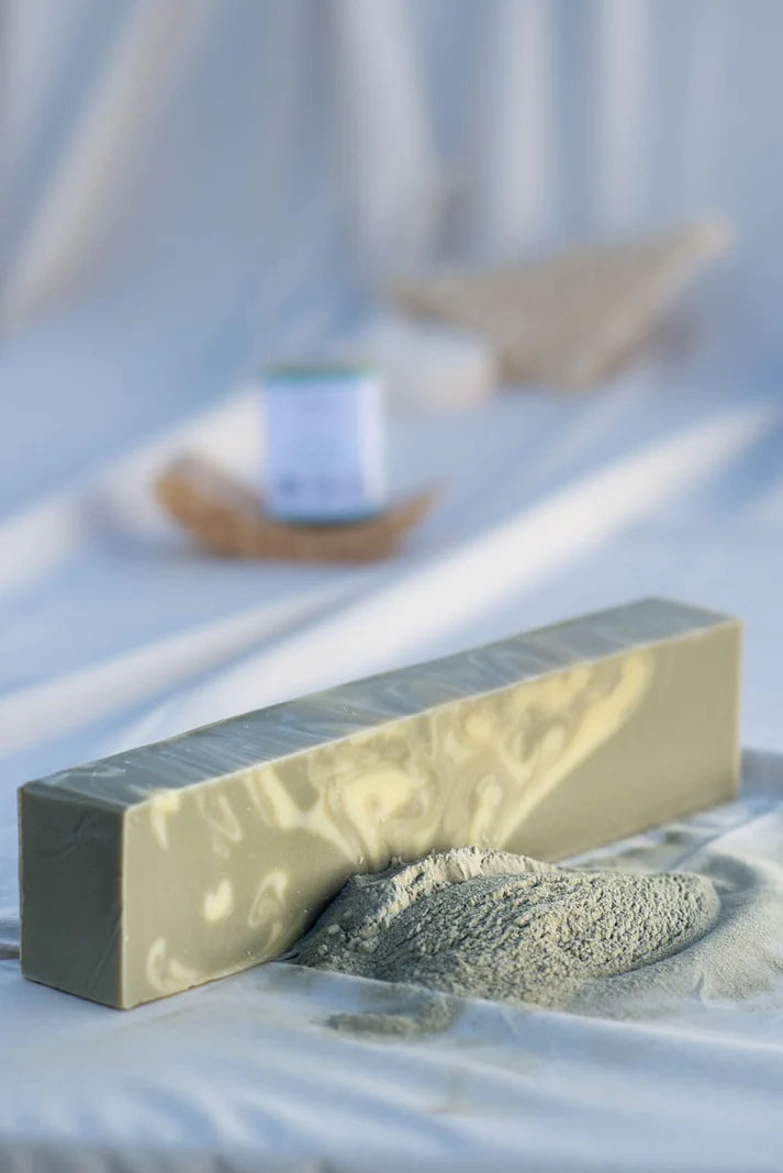 Savon doux à l'huile d'olive et à l'argile verte Bio Fait en France : un nettoyage doux et naturel pour votre peau