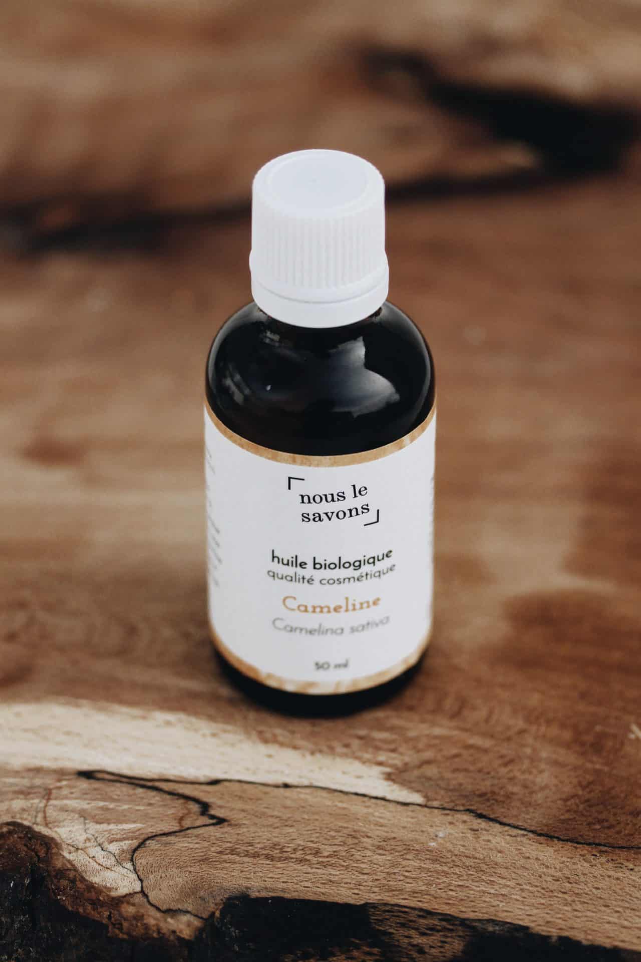 Huile biologique de cameline, cosmétique de la plus haute qualité, fabriqués en France