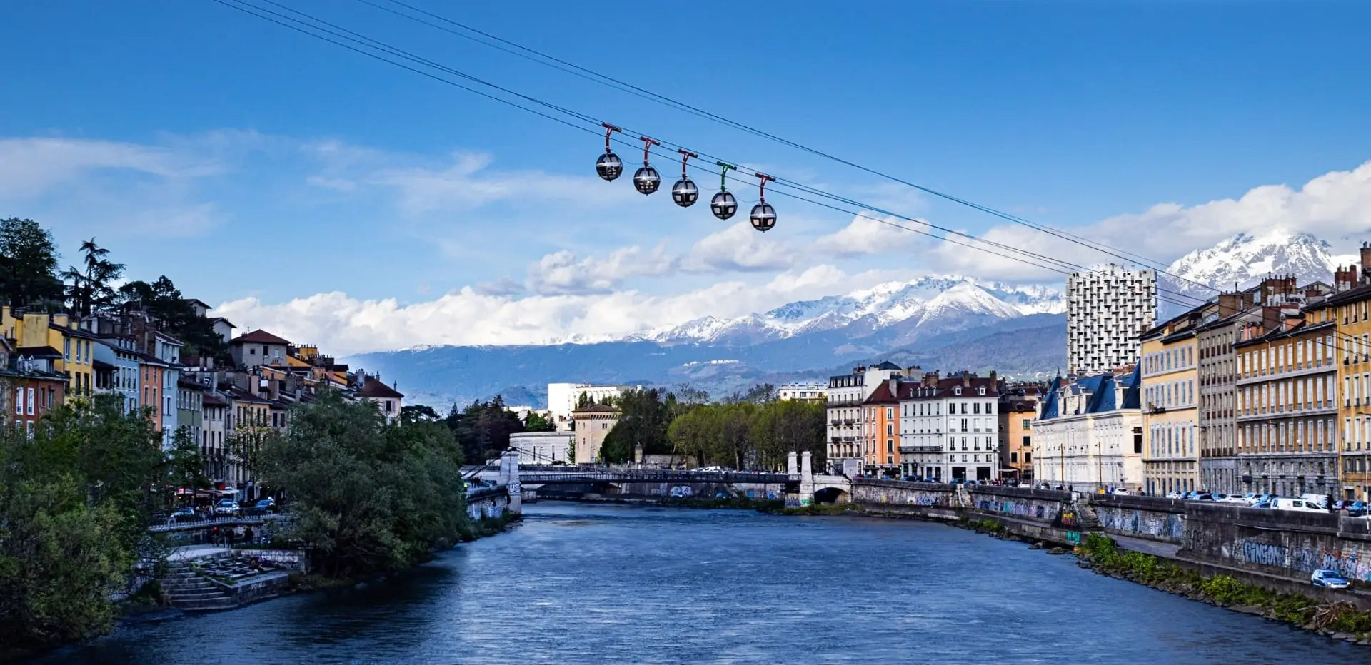Ville de Grenoble, où est située notre savonnerie artisanale labellisée Nature & Progrès