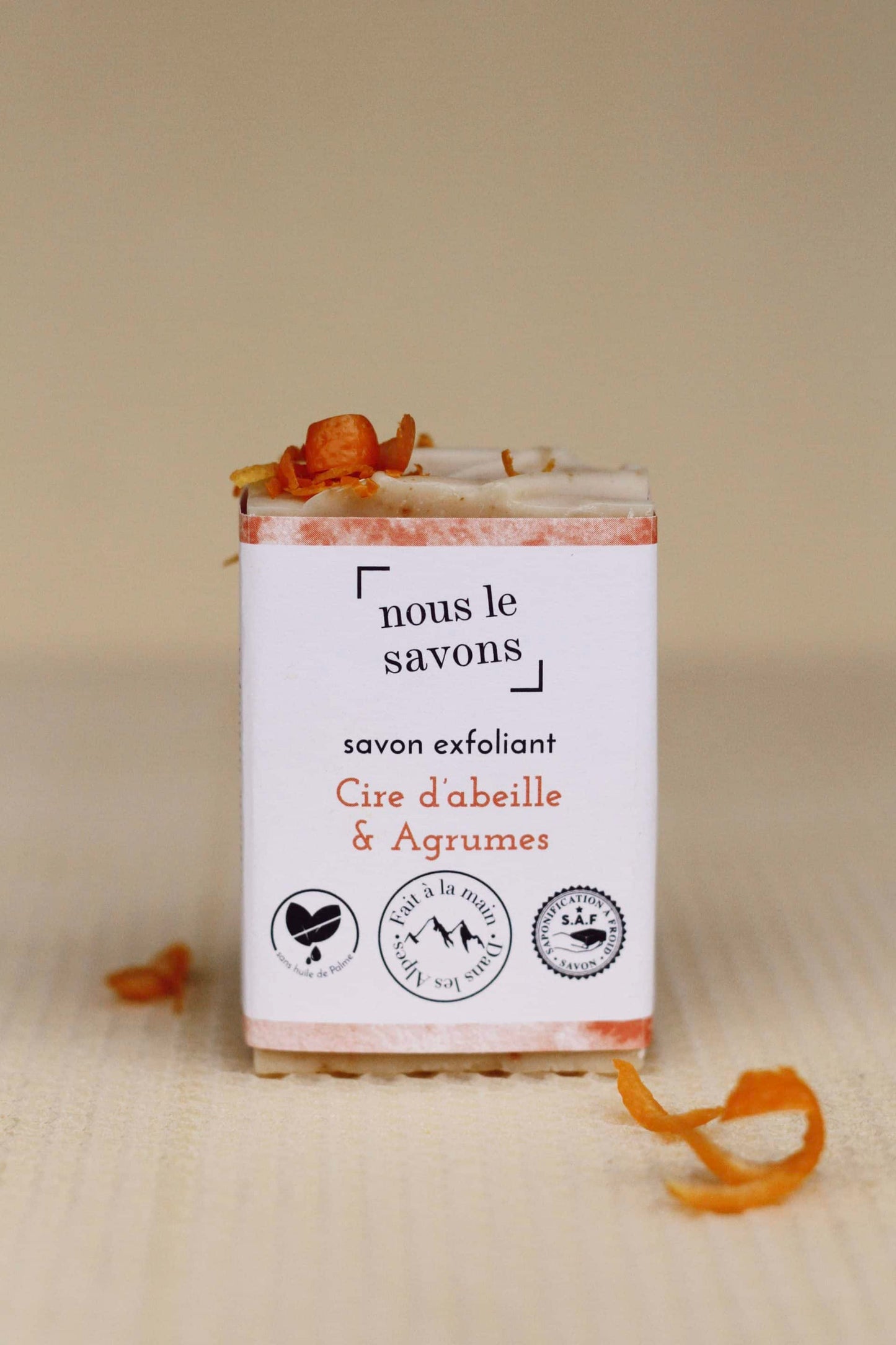 savons exfoliant agrumes solides  faits en France à la main dans notre savonnerie artisanale